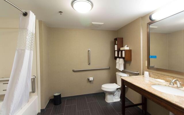 Hampton Inn Columbus-South