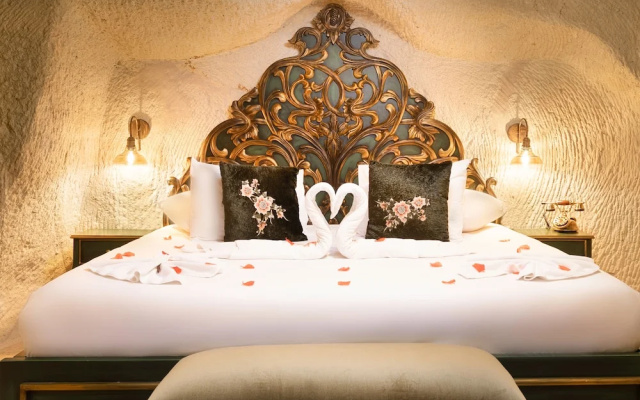 Elysion Cave Suites