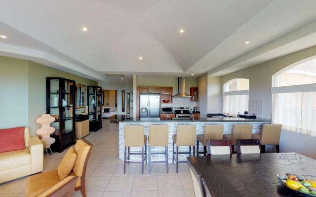 Peninsula 64 Penthouse