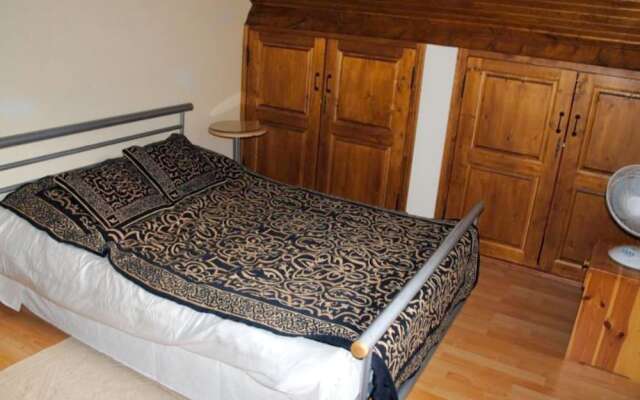 Villa With 4 Bedrooms in Saint-pierre-des-tripiers, With Wonderful Lak