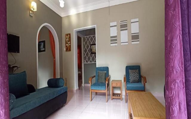 OYO Home 83690 Daddy's Villa