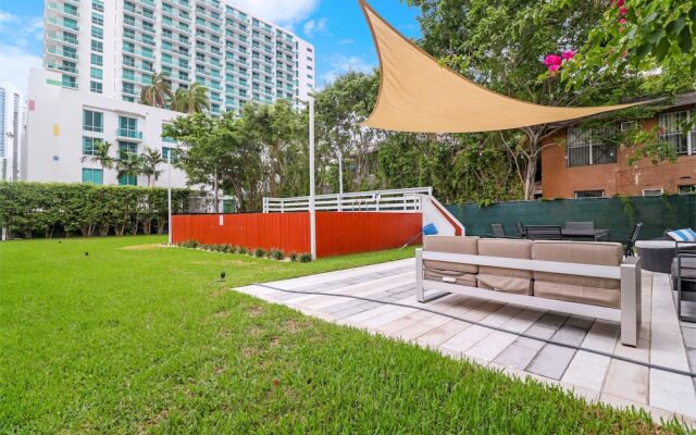 Roami at Edgewater Place