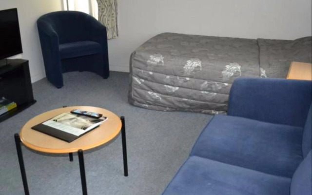Courtesy Court Motel