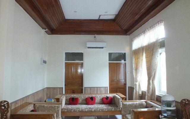Mrauk Oo Nawarat Hotel