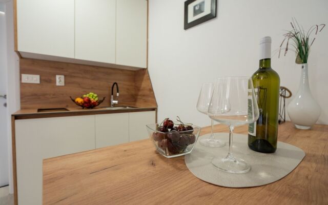 Apartments Ellena
