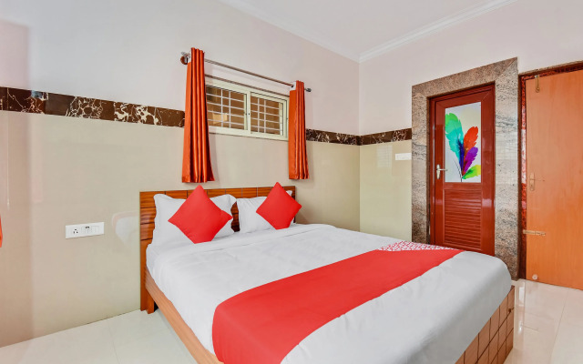 OYO 43308 Sri Sai Guru Comforts