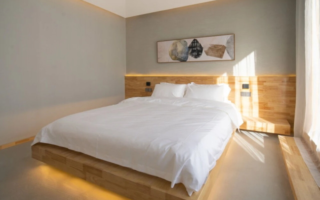 VINAWHISPER Boutique Hotel