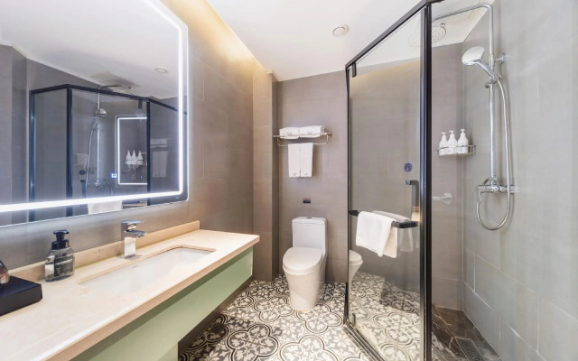 GEM Hotel Luoyang Longmen High Speed Railway Station Univerisity Town
