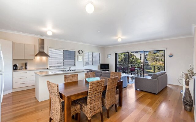 Indah Pantai, 84 Lentara Street