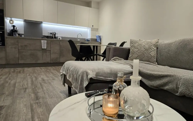 Luxurious 2-bed Haven in the Heart of Barking