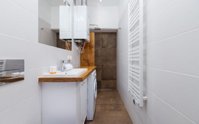 Old Town Basztowa Apartment by Renters