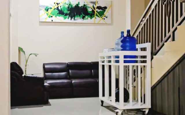 OYO 2263 Fazarel Residence Syariah