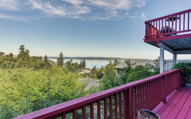 Federal Way Vacation Rental: Bay & Mountain Views!
