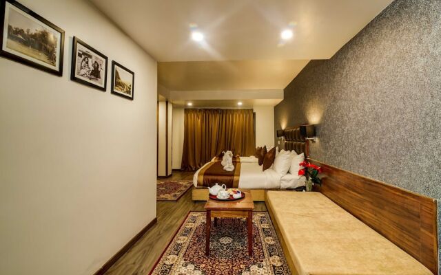 Silver Star Boutique Hotel by Sumi Yashshree