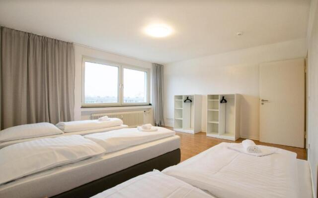 Apartments with Balcony - 20 min DUS Airport & MESSE DUS