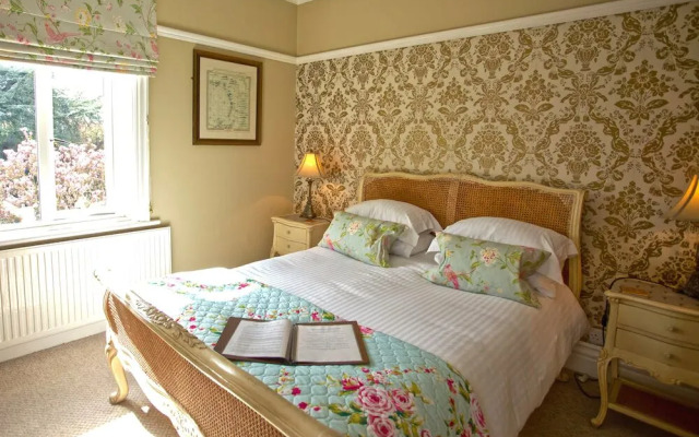 Treherne House & The Malvern Retreat