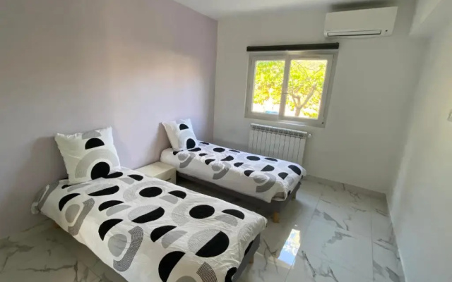 3 Pièces climatisé en rez de jardin avec piscine