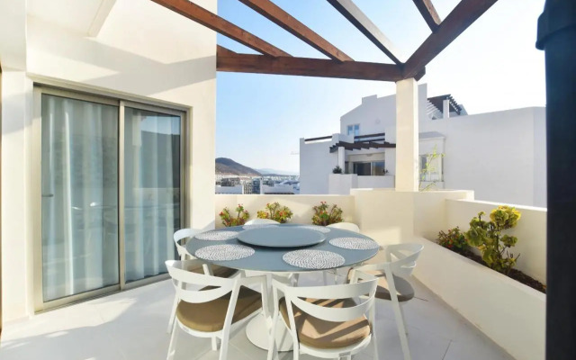 Gazmira 3-1 PENTHOUSE DELUXE & JACUZZI 3B