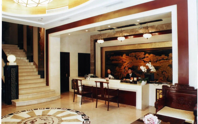 Royal Court Hotel