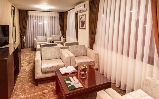 Oscar Park Hotel