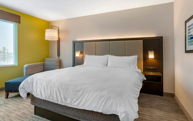 Holiday Inn Express & Suites Ashtabula-Geneva
