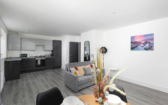 Skyvillion -vineyard Court- Enfield 1bed With Balcony