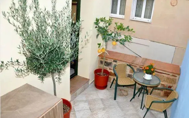 Frourio Apartments
