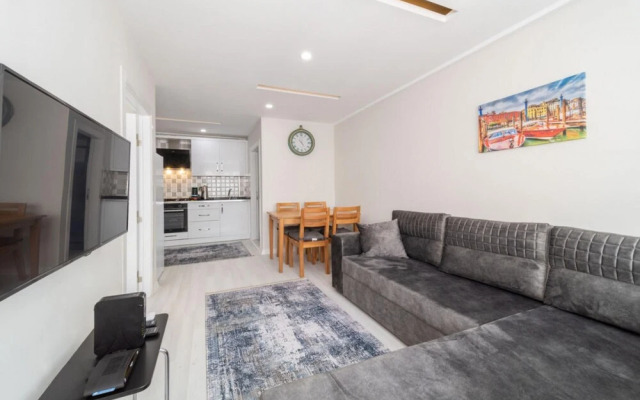 Lovely and Central Flat Near Beach in Antalya