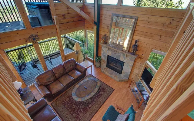 Picturesque 2 2 Close to Parkway