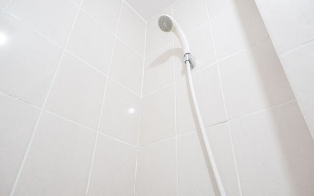 Comfort Studio At Sky View Apartment