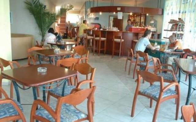 Perla Beach Club