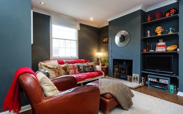Shepherd's Bush Hideaway