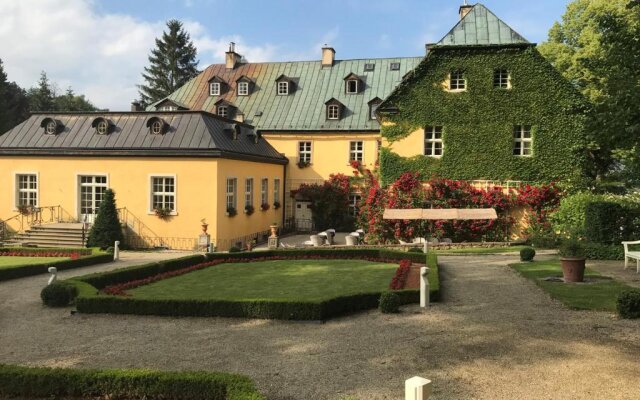 GreenLine Schloss Stonsdorf / Palac Staniszow