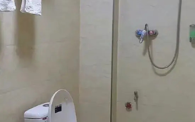 Luodian Chuncheng Hotel