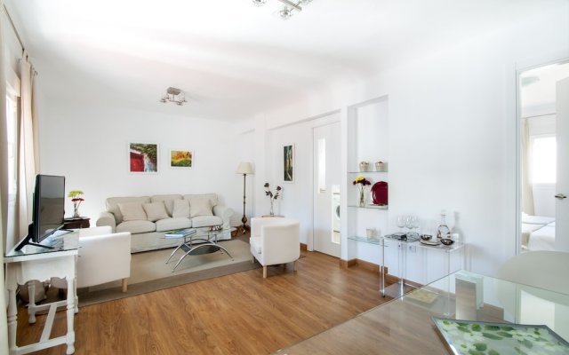 Beautiful Reformed Apartment For 3 Pax Atico Velarde