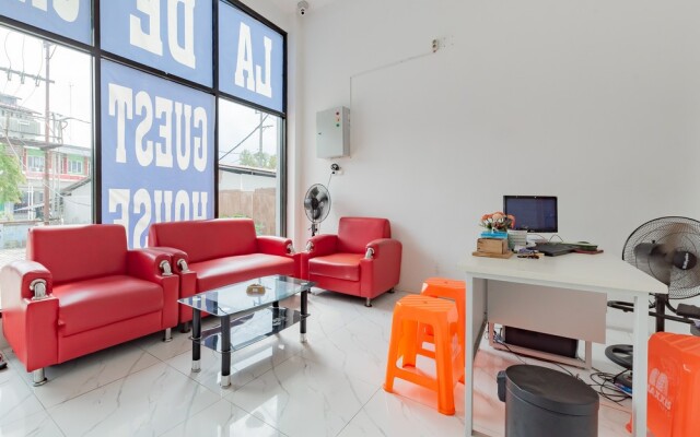 Urbanview Hotel La De Grizz Syariah Sampit by RedDoorz