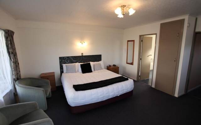 Townhouse Motel