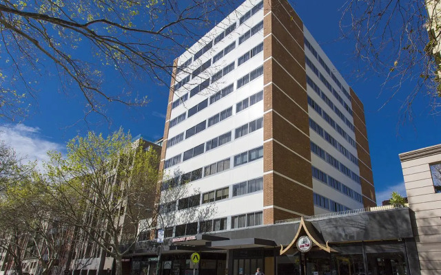Macleay Hotel