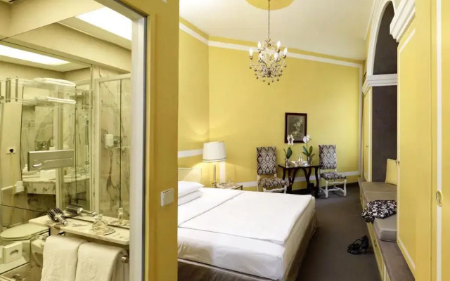 Opera Hotel