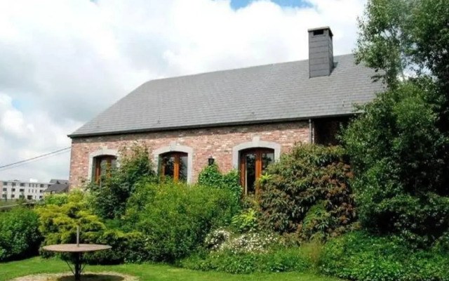 Quaint Farmhouse in Maffe With a Turkish Bath