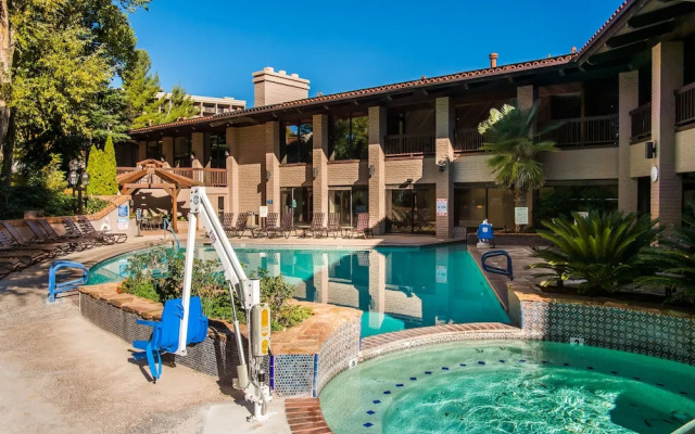Arroyo Roble Resort at Oak Creek