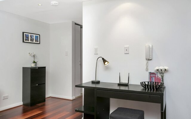 Contemporary Garden Apartment - SINC1