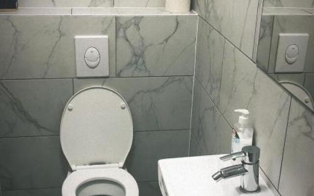 Private Room near Vienna City Center 1