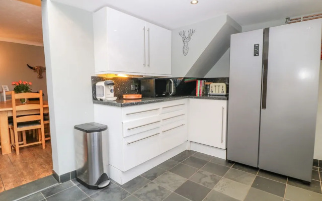 6 Milton Place