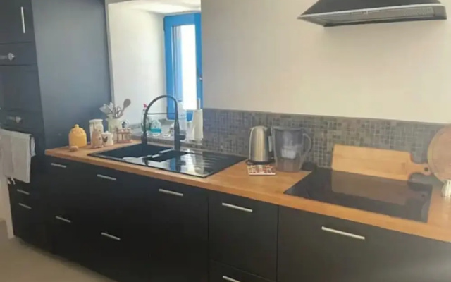 The White House Evgrious, Sleeps 4, Close to Beach