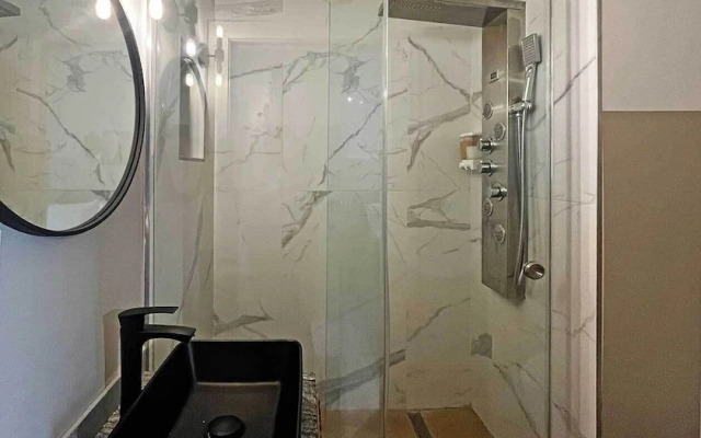 Luxury RiverFront by Renzzi