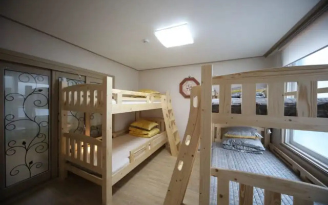 Haeng Gung Chae Guesthouse