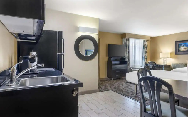 Best Western Plus Oceanside Palms Hotel