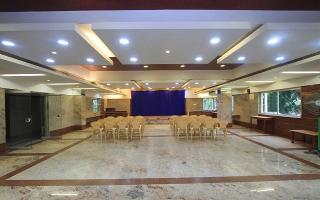 OYO 9151 Hotel Sri Sai Comforts