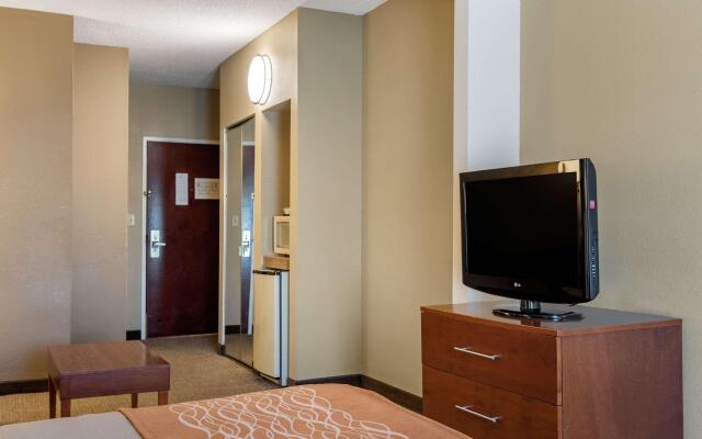 Comfort Inn & Suites Suwanee - Sugarloaf